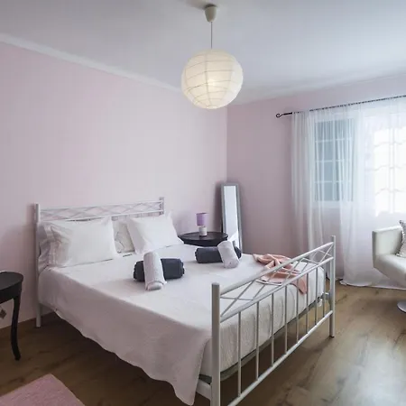 Central Flat By Green Vacations